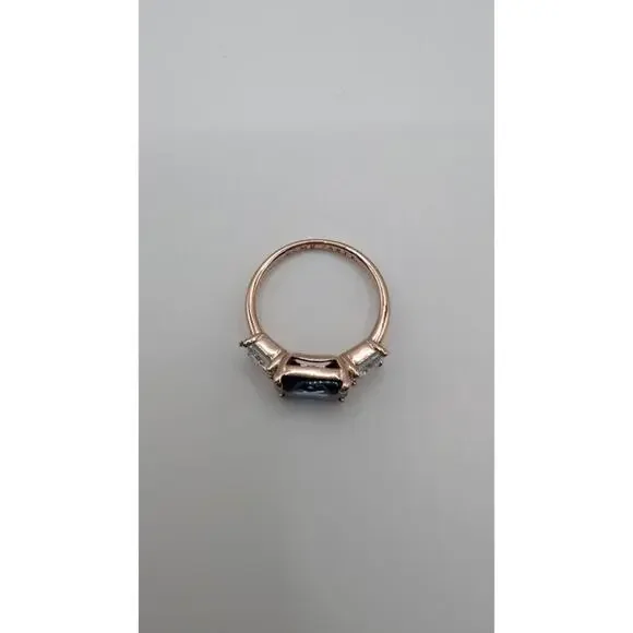 Elegant Blue Gemstone Ring with Side Stones Size 7 - Picture 4 of 9